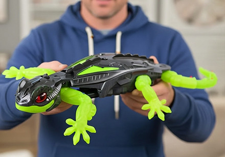 Hex Bots RC Gekon - um brinquedo único controlado remotamente que sobe paredes e tetos.