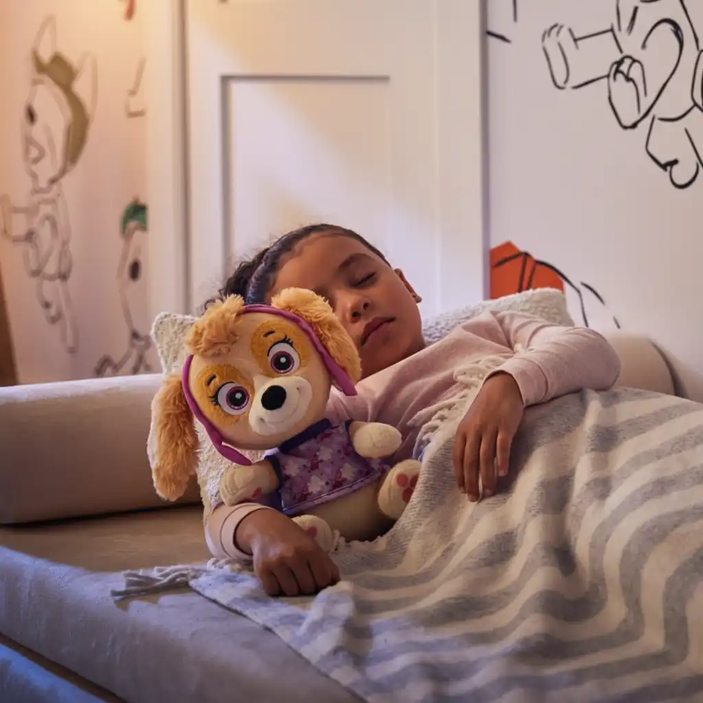 Jednostavna pretvorba uniforme u pidžamu pomoću čičak trake